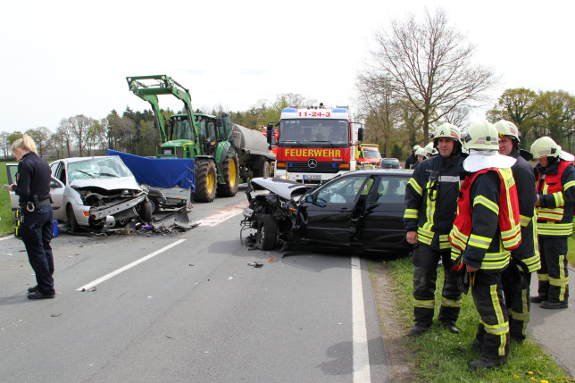 29.04.2015 - Vier Verletzte bei Verkehrsunfall mit Traktor