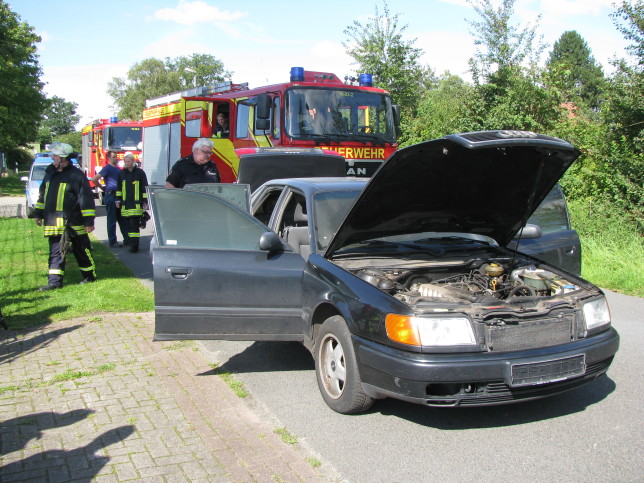 10.09.2015 - Brennenden Pkw durch Feuerwehr schnell gelöscht