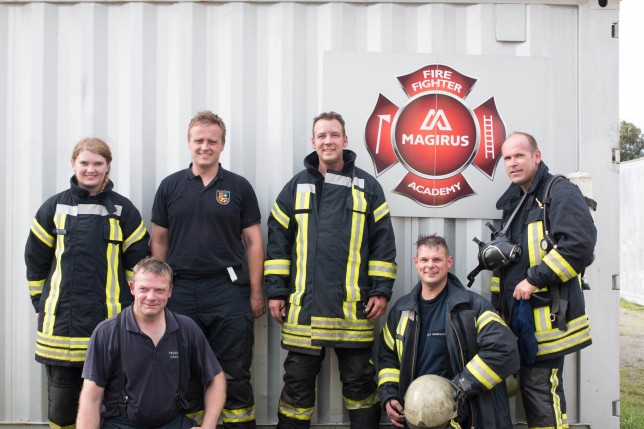 29.09.2015 - Heißausbildung, Feuerwehrkräfte üben unter realen Bedingungen