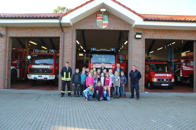 01.10.2015 - Brandschutzerziehung für die Schulkinder der Marienschule Strücklingen