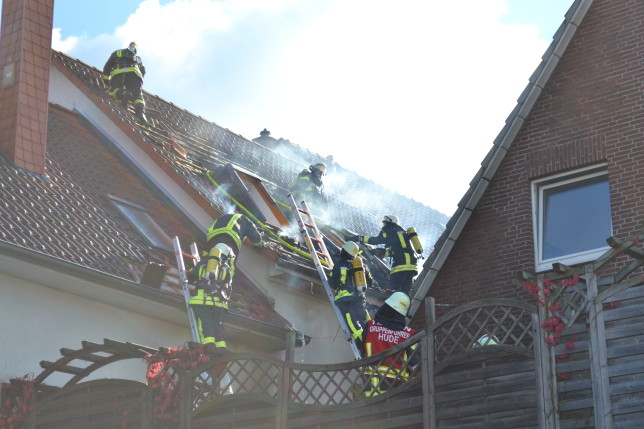 30.09.2015 - Wohnungsbrand führt zum Großeinsatz der Feuerwehr
