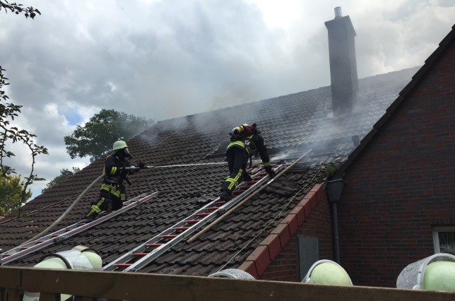 18.07.2015 - Dachstuhlbrand eines Zweifamilienhauses