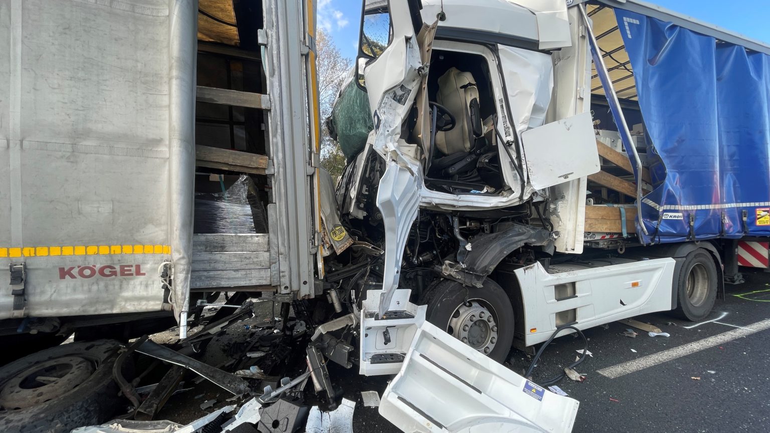 15.10.2021 – Schwerer LKW-Unfall Auf Der A1 – Oldenburgischer ...